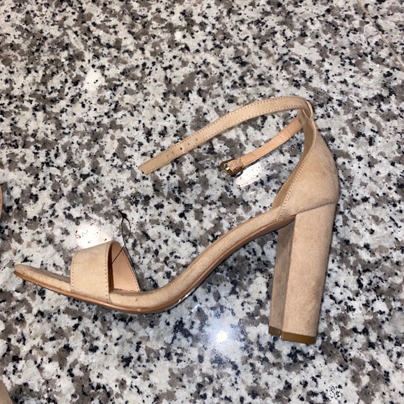 Ankle strap heeled sandals - Picture 4 of 5